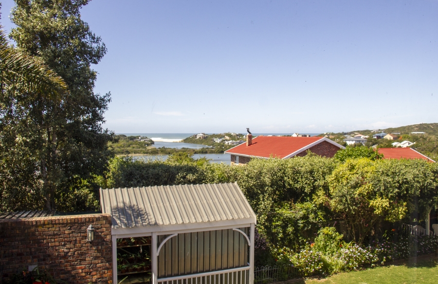 5 Bedroom Property for Sale in Kleinemonde Eastern Cape
